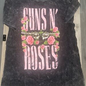 Guns N' Roses Women's Black Graphic Tee